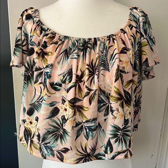 Bershka Tops - Bershka | Women’a Size Small Floral Off-Shoulder Top